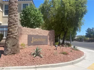 Photo #1: 2299476 Listing 