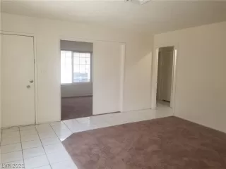 Photo #1: 2299494 Listing