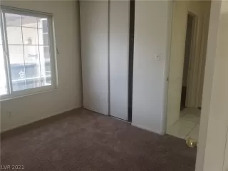 Photo #3: 2299494 Listing