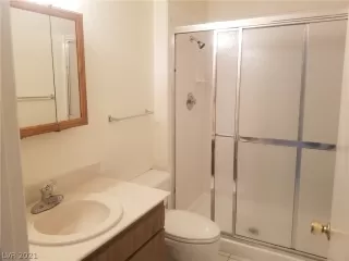 Photo #4: 2299494 Listing