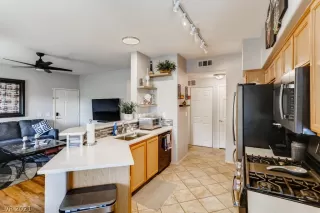 Photo #3: 2299501 Listing 