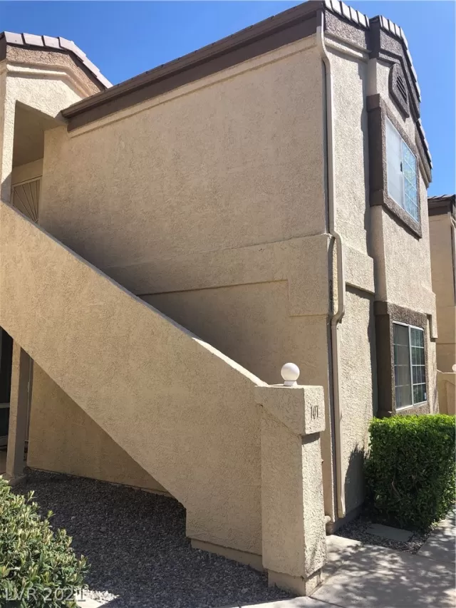 MLS: 2299521 Condo For Sale