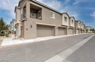 Photo #3: 2299541 Listing