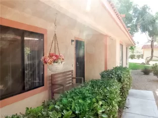 Photo #1: 2299544 Listing