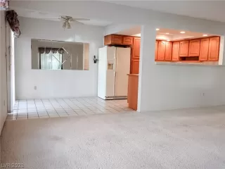 Photo #4: 2299544 Listing