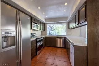 Photo #2: 2299548 Listing