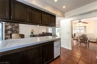 Photo #3: 2299548 Listing