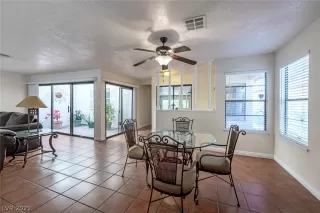 Photo #4: 2299548 Listing