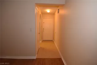 Photo #3: 2299566 Listing