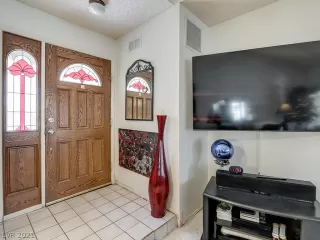 Photo #3: 2299576 Listing