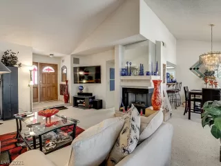 Photo #5: 2299576 Listing