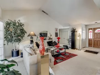 Photo #6: 2299576 Listing