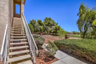 Photo #2: 2299589 Listing