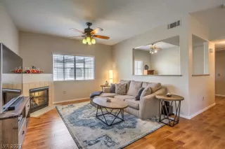 Photo #3: 2299589 Listing