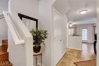 Photo #4: 2299621 Listing