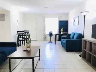 Photo #2: 2299637 Listing 