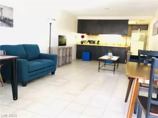 Photo #3: 2299637 Listing 