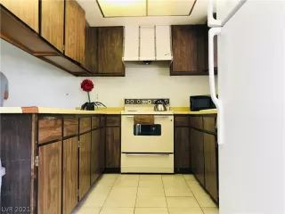 Photo #5: 2299637 Listing 