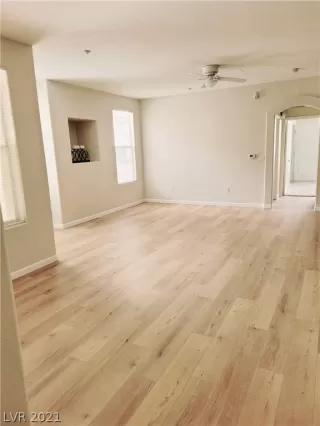 Photo #2: 2299661 Listing 