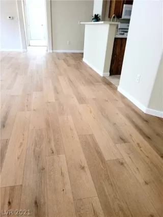 Photo #3: 2299661 Listing 