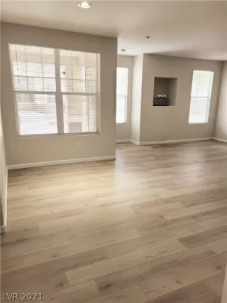 Photo #4: 2299661 Listing 