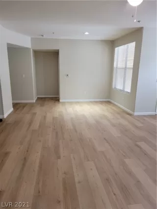 Photo #5: 2299661 Listing 