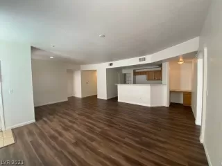 Photo #1: 2299674 Listing 