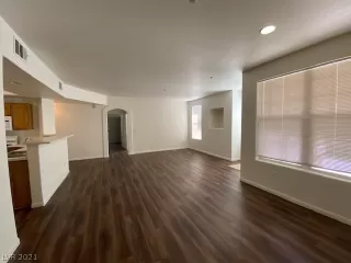 Photo #2: 2299674 Listing 