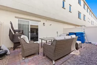 Photo #6: 2299683 Listing