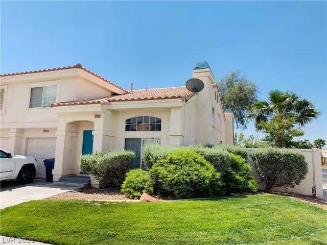 MLS: 2299703 Condo For Sale