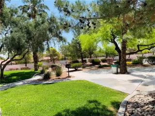 Photo #4: 2299703 Listing