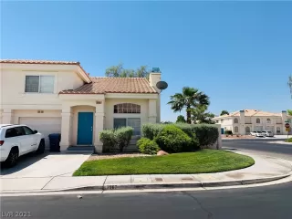 Photo #5: 2299703 Listing