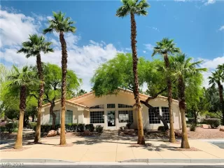 Photo #6: 2299703 Listing