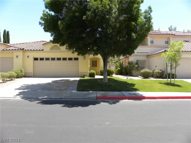 MLS: 2299722 Condo For Sale