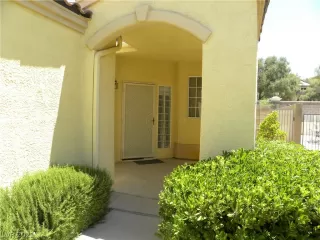 Photo #2: 2299722 Listing