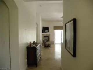 Photo #3: 2299722 Listing