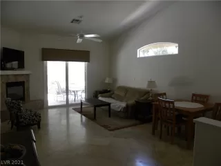 Photo #4: 2299722 Listing