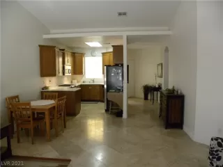 Photo #6: 2299722 Listing