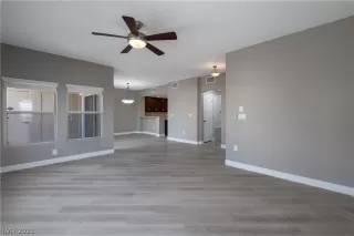 Photo #4: 2299725 Listing