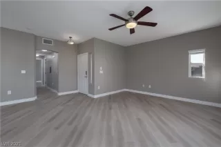 Photo #5: 2299725 Listing