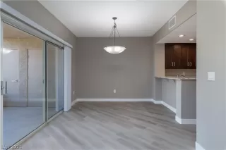 Photo #6: 2299725 Listing