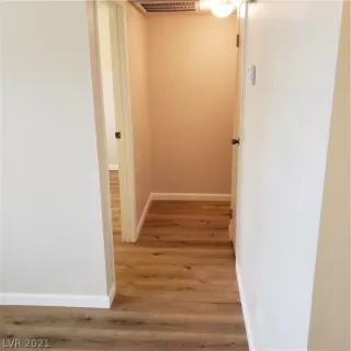 Photo #3: 2299737 Listing 