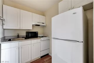 Photo #6: 2299777 Listing 