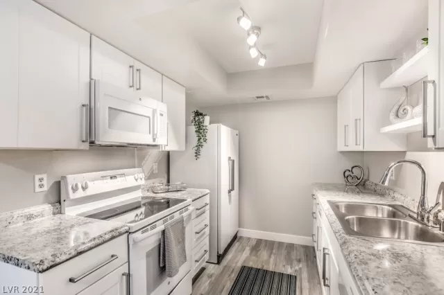 MLS: 2299802 Condo For Sale