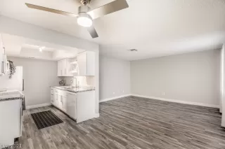 Photo #5: 2299802 Listing