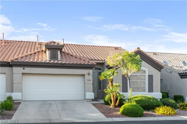 MLS: 2299829 Condo For Sale