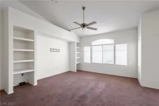 Photo #2: 2299829 Listing