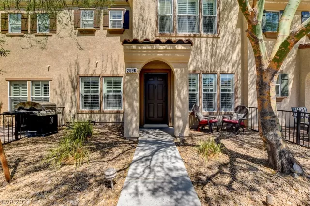 MLS: 2299839 Condo For Sale