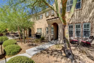 Photo #2: 2299839 Listing 