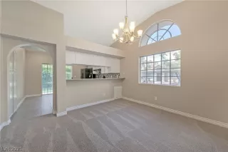 Photo #4: 2299842 Listing